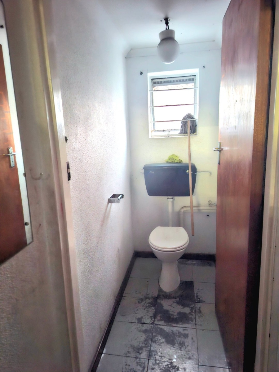  Bedroom Property for Sale in Bellville Central Western Cape